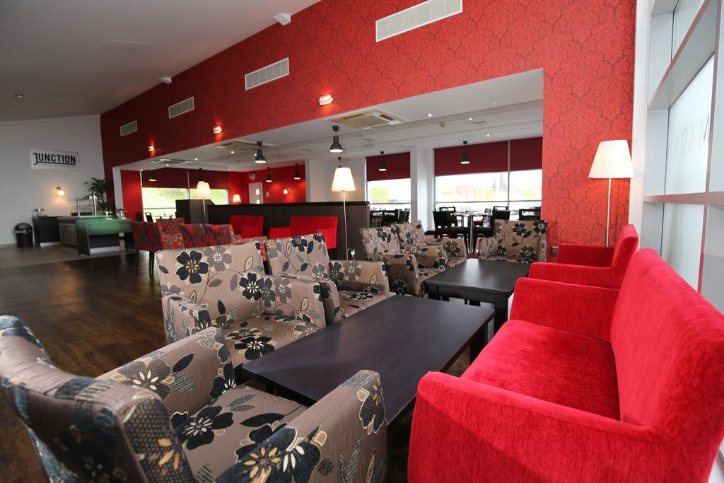 Ramada Wakefield Ξενοδοχείο Εξωτερικό φωτογραφία