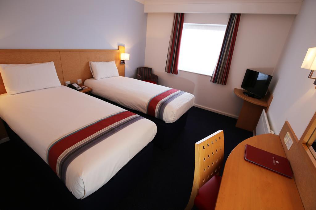 Ramada Wakefield Ξενοδοχείο Δωμάτιο φωτογραφία