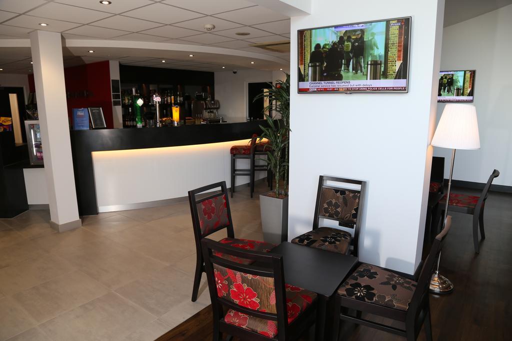 Ramada Wakefield Ξενοδοχείο Εξωτερικό φωτογραφία